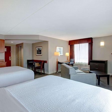 Days Inn & Suites By Wyndham Collingwood Bagian luar foto