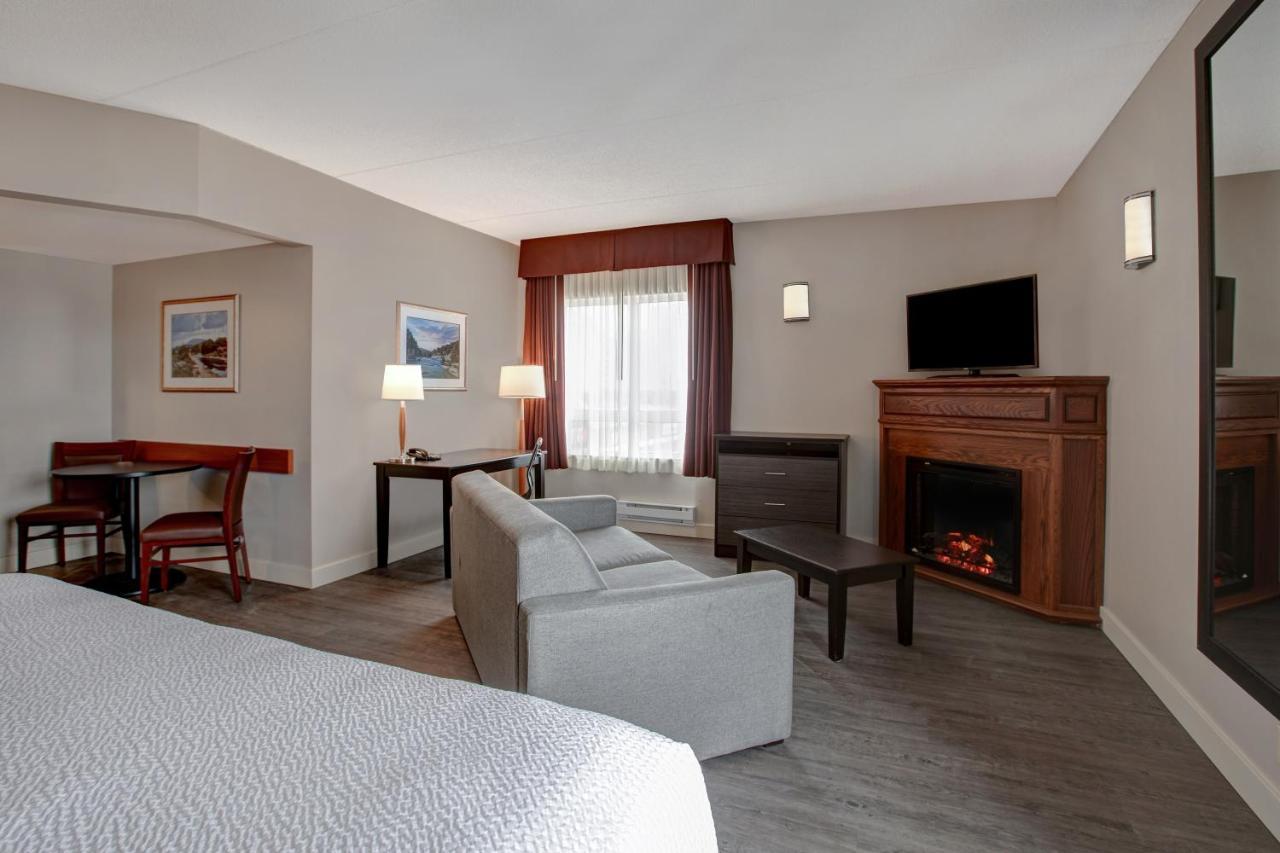 Days Inn & Suites By Wyndham Collingwood Bagian luar foto