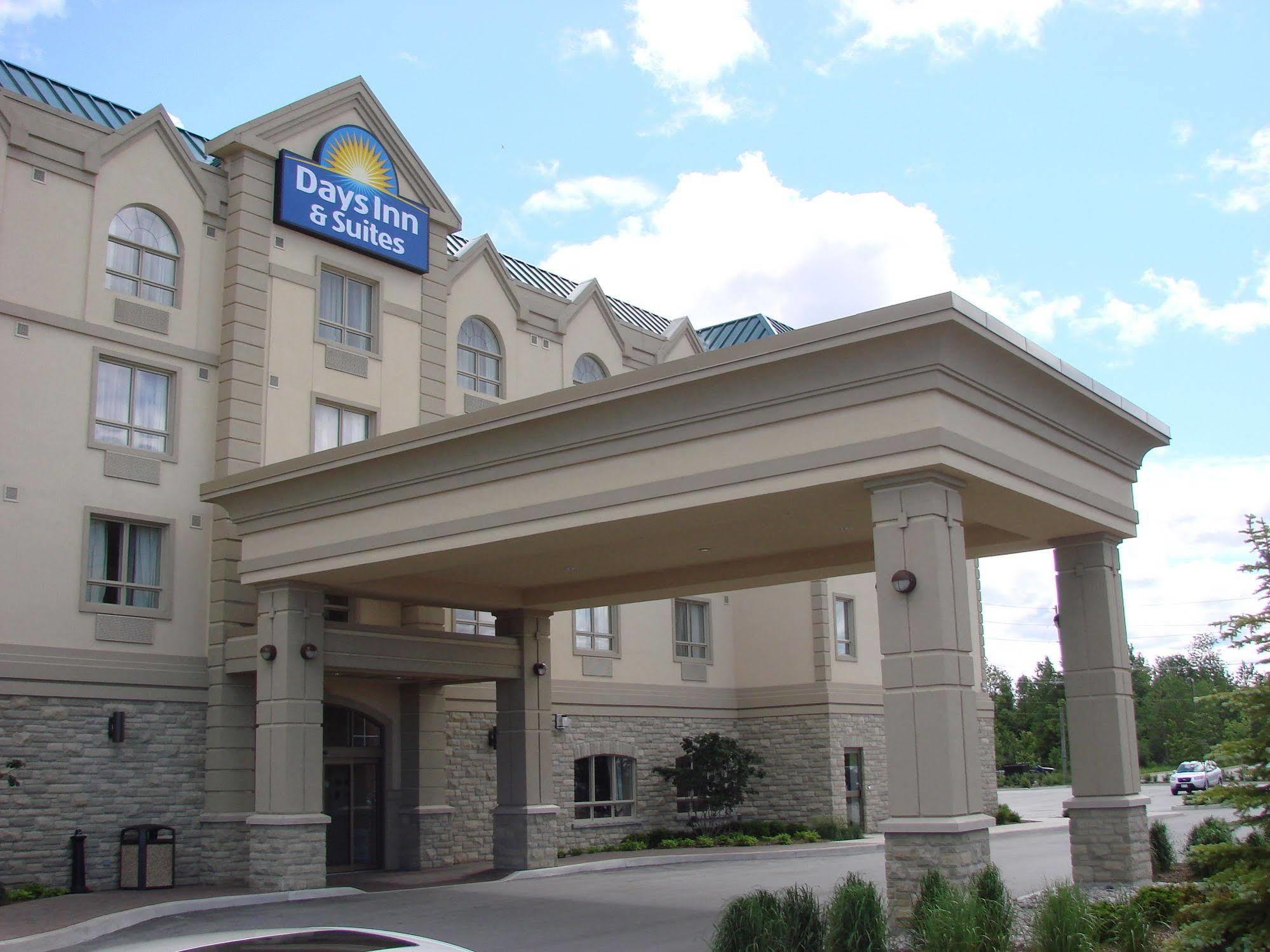 Days Inn & Suites By Wyndham Collingwood Bagian luar foto