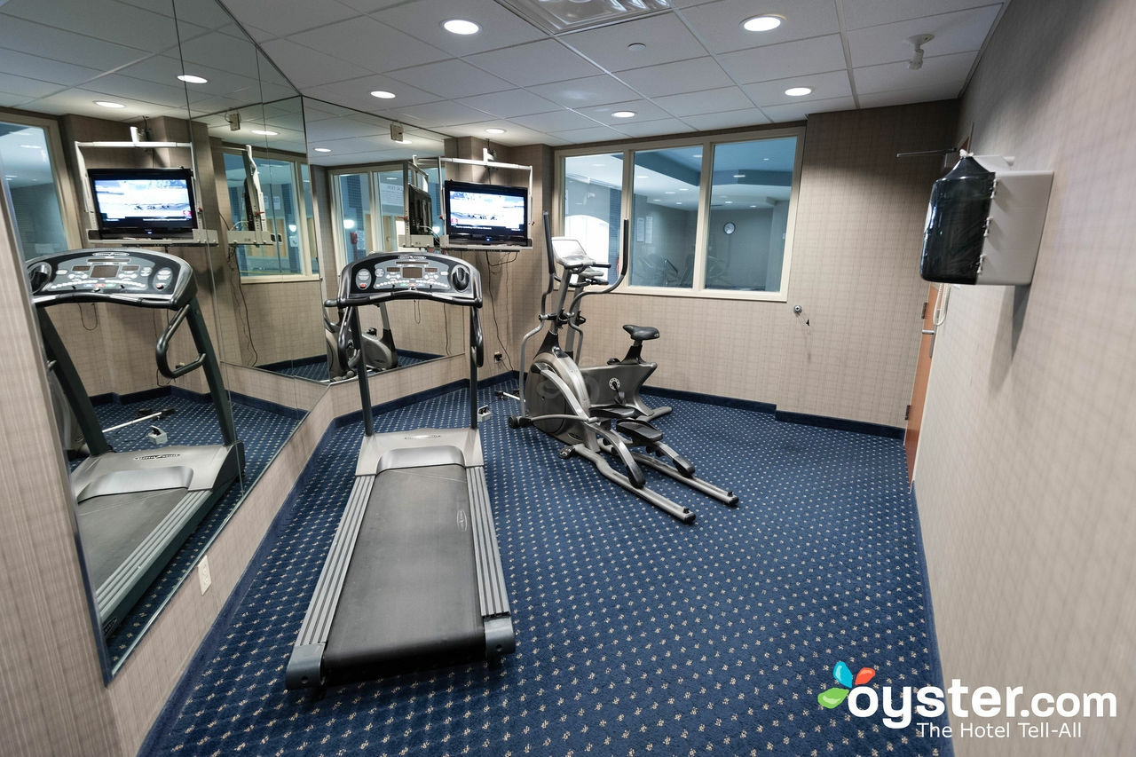 Days Inn & Suites By Wyndham Collingwood Bagian luar foto